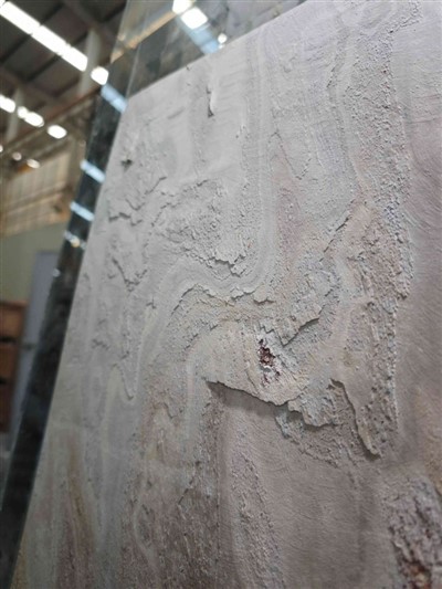 Placage en ardoise translucide